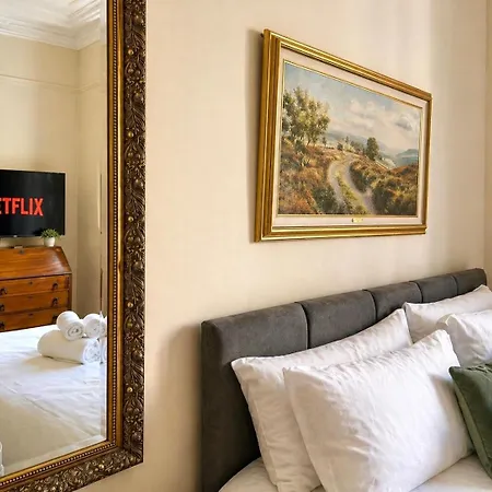 Spacious 1 King Bed Centre - 5 Min From Train Station Appartement