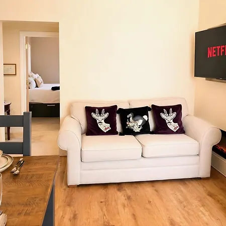 Appartement Spacious 1 King Bed Centre - 5 Min From Train Station *